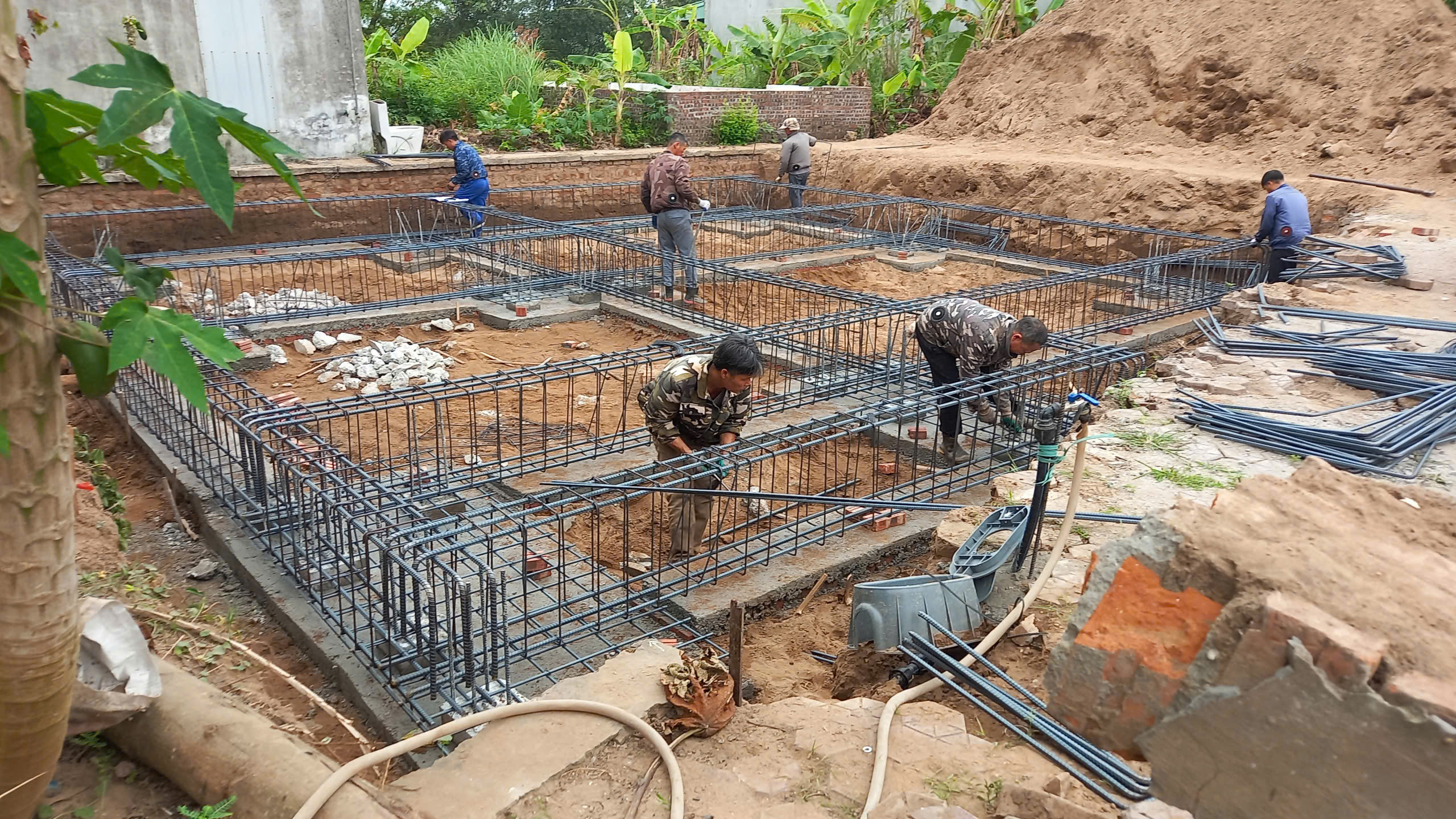 Tính chi phí xây nhà 2 tầng 1 tum 100m2 tại Hải Dương Hải Phòng hết bao nhiêu tiền năm 2026?